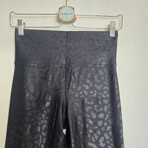 Carbon38 High Rise Full Length Legging In Leopard Takara Shine S - Picture 6 of 11